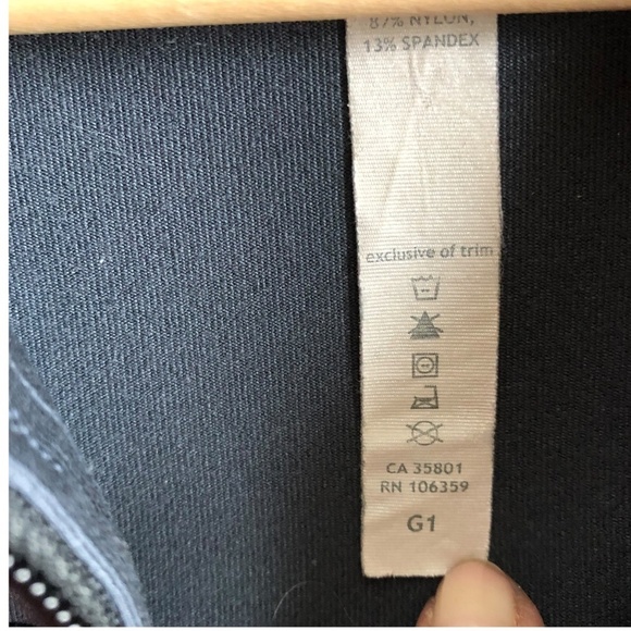 Lululemon Women's Origami Track Jacket Size 4 Grey Black Pinstripe - Picture 14 of 16